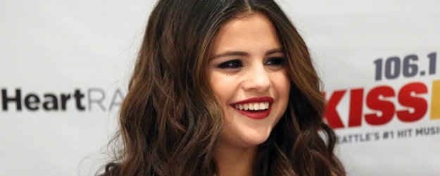 106.1 KISS FM's Jingle Ball 2013 - Backstage