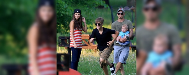 justin-bieber-and-selena-gomez-in-canada-1