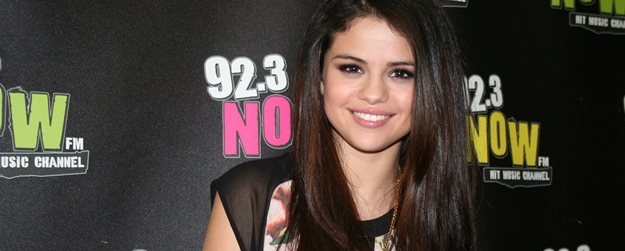 Selena Gomez Meets Fans In Studio